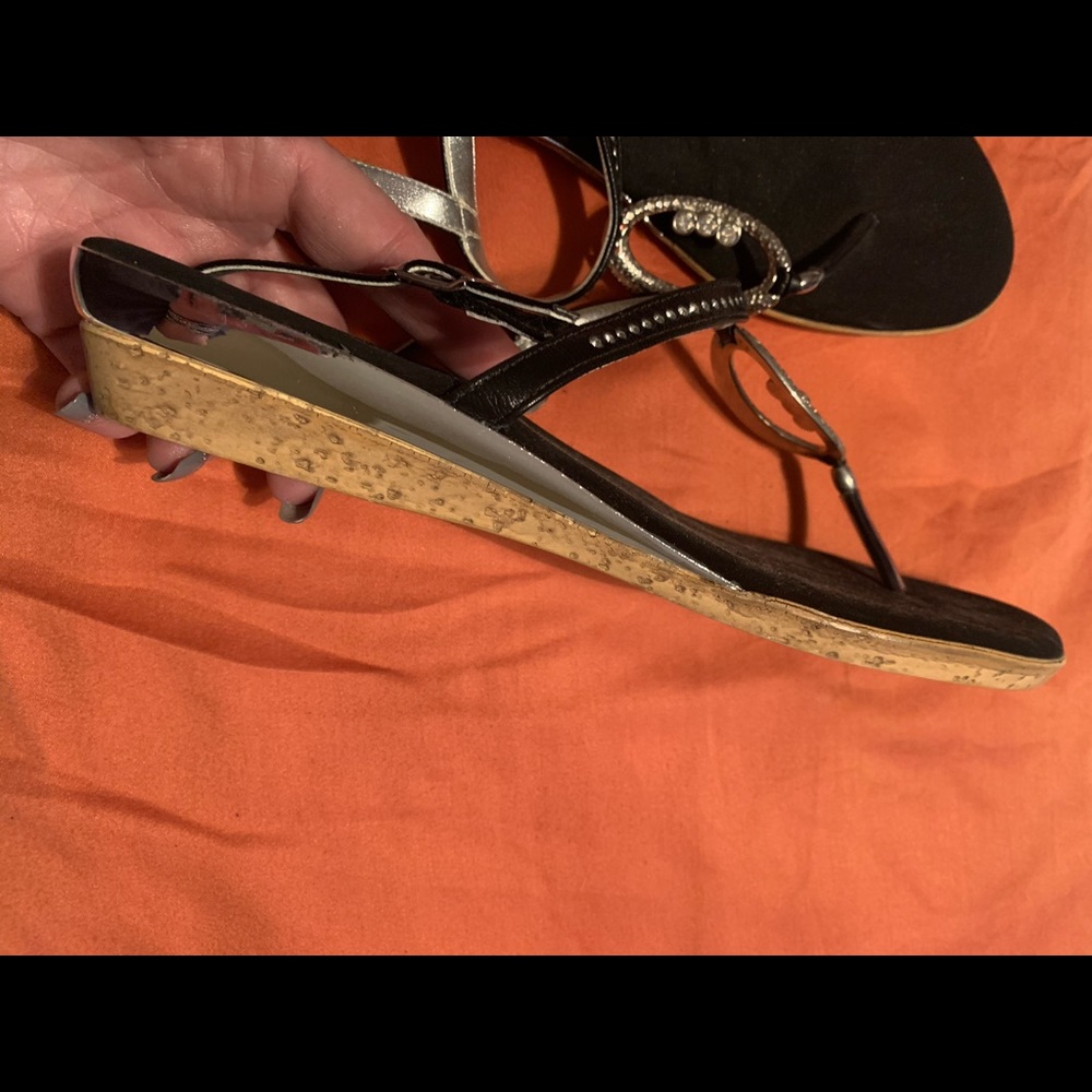 Flat sandal - Picture 2 of 3